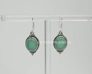 925 Plata de ley sólida Aqua Calcedonia mes de mayo piedra natal gancho pendiente - Product Image 3