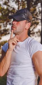 Casquette de golf de camionneur en cuir PU Casquette de baseball en plein air Baseball Snapback Chapeaux vierges Casquettes classiques en cuir noir solide - Product Image 4