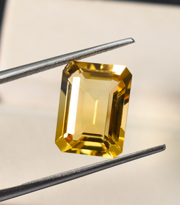 ซิทรินธรรมชาติทรงเหลี่ยมมรกตสีทอง 12X9X6 มม. 4.83 กะรัต - Product Image 4