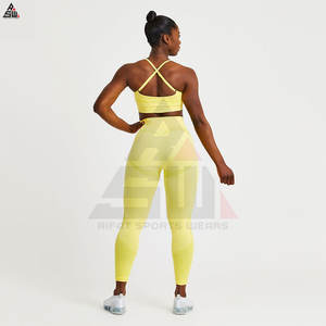 Vêtements de yoga pour femmes de haute qualité, taille plus, ensemble 2 pièces, logo sur le devant, séchage rapide, respirant, fabriqué au Pakistan - Product Image 4