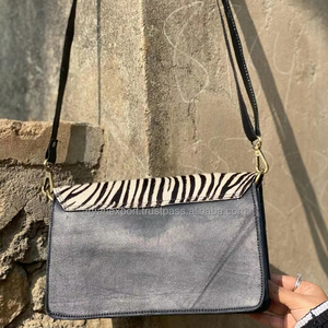 กระเป๋าสะพายไหล่หนังขนสัตว์พิมพ์ลายสัตว์สไตล์ตะวันตกใหม่คุณภาพสูงแฟชั่นหนังขนสัตว์หนังแท้คุณภาพสูงสายสะพายข้าง - Product Image 6