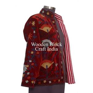 Chaqueta de Invierno de Terciopelo con Bordado Suzani, Chaqueta Vintage Unisex, Ropa Exterior Étnica Chic, Chaqueta Suzani de Estilo Vintage - Product Image 4