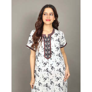 Chemise de nuit longue Evolve pour femme en viscose Liva, avec poches, ultra douce, confortable, style décontracté, fermeture boutonnée et cordon de serrage, pour la maison - Product Image 3