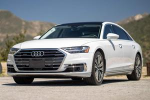 Audi A8 L d'occasion 2019, berline de luxe d'occasion, toit ouvrant panoramique, sièges en cuir, régulateur de vitesse adaptatif, jantes en alliage d'aluminium R19, transmission intégrale, turbo essence - Product Image 4