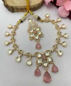 Ensemble de colliers Polki de qualité supérieure pour femmes Ensemble de colliers de luxe de belle dernière conception Complète les vêtements ethniques et occidentaux - Product Image 5