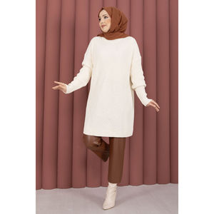 เสื้อสเวตเตอร์วินเทจสีเอครู ลายบาคลาวา ถักนิตติ้งสำหรับฤดูหนาว - Product Image 3
