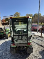 Tracteur de jardin diesel hydrostatique tout-terrain robuste 2006 avec cabine fermée pour la tonte, le remorquage et le déneigement