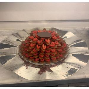 Plateau de service en métal doré de la plus grande qualité Plateau à chocolat au design classique Présentoir à desserts Bonbons Serveur Ware pour mariage et événements - Product Image 5