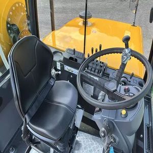 Mezclador de hormigón de carga automática 4x4 de alta eficiencia para proyectos de construcción - Product Image 3