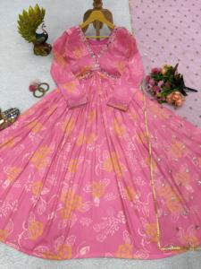 Beau costume de créateur-intérieur avec Pent et Dupatta avec impression numérique et travail à la main - Product Image 2