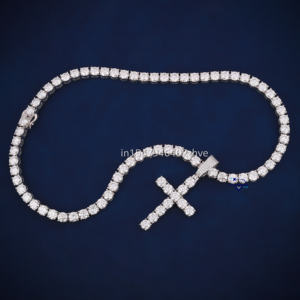 Collier pendentif croix ronde en argent sterling 925 avec diamants de laboratoire et jumelé à une chaîne de tennis éblouissante - Product Image 5