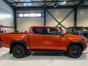 Toyota Hilux 2025 Diésel SUV 4.1-6L Automática 50,001-75,000 Millas Asientos de Cuero Techo Solar En Venta - Product Image 2