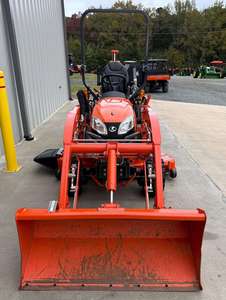 รถแทรกเตอร์ดีเซล Kubota BX23S 23 แรงม้า พร้อมกระบะตักแบบถอดเร็ว ระบบขับเคลื่อน 4 ล้อ 540 PTO ระบบเชื่อมต่อ 3 จุด อุปกรณ์การเกษตร จัดส่งฟรี - Product Image 3