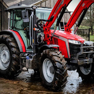Tractor agrícola 4WD confiable con caja de cambios de bomba de motor diésel fuerte y componentes de núcleo de cojinete Sistema de toma de fuerza de Rueda compacta - Product Image 3