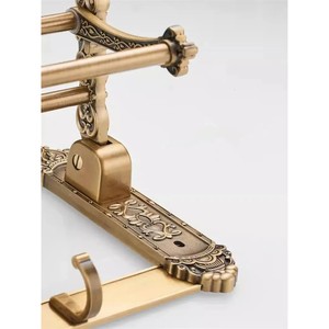 Conjunto de baño de metal de tendencia industrial que ofrece un equilibrio perfecto entre atractivo estético y funcionalidad práctica - Product Image 5