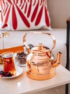 กาน้ำชาทองเหลืองแท้ทำมือ สำหรับกาแฟอินเดียแบบดั้งเดิมและชาสมุนไพร ทนทาน ตกแต่งสไตล์โบราณ สำหรับส่งออก - Product Image 5