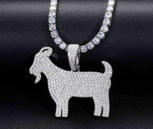 Pendentif de style hip-hop avec un pendentif en forme de chèvre mascotte en moissanite et diamant, serti en canal - Product Image 1