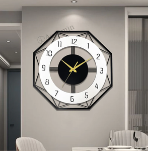 Horloge murale minimaliste noire et en bois avec un cadre ouvert simple et un design suspendu vertical. - Product Image 4