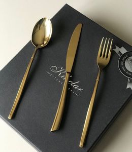 Service de couverts élégant en métal avec poignée gravée parfait pour les dîners formels, la décoration haut de gamme ou le service aux tables de restaurant - Product Image 4