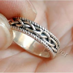 Bague en argent sterling tressée à la main avec nœud celtique pour femme, bague de pouce nœud infini - Product Image 4