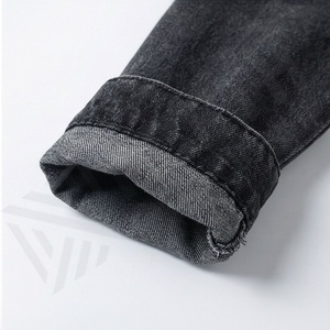 Veste en jean femme couleur personnalisée, bords effilochés, détails boutons audacieux, look streetwear urbain, manteau tendance et élégant, coton automne - Product Image 6