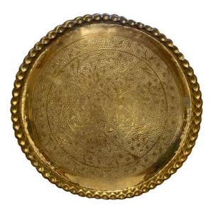 Plateau de service rond en laiton lisse, idéal pour servir lors de réceptions élégantes et pour une belle décoration intérieure avec un attrait doré intemporel - Product Image 6