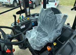 Tracteur haute performance LS MT473CPS 73 CV Turbo Diesel avec godet à attache rapide de 78 pouces, transmission à 16 vitesses, homologué EPA et CE, à vendre - Product Image 3