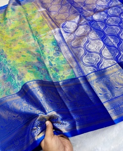 Saree Banarasi de créateur pour femmes de style pakistanais, vêtements ethniques occidentaux fantaisie pour les mariages et les fêtes, tissu de soie soyeux à bas prix - Product Image 3