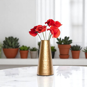 Vase à fleurs sur pied en aluminium de style moderne, finition or brillant, design côtier moderne, pour arrangements floraux et centres de table de mariage - Product Image 2