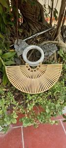 Elegante bolsa de bambú hecha a mano-Monedero con textura de verano para minoristas del mercado de exportación y apariencia de moda de viajes costeros - Product Image 5