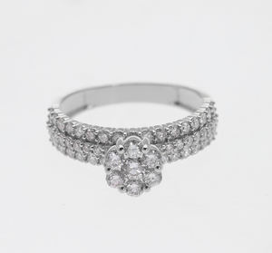 Anillo de racimo floral de diamante natural de oro amarillo de 14 quilates con banda pavimentada de triple fila elegancia radiante y diamantes brillantes - Product Image 3