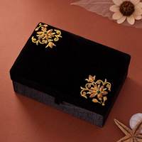 Étui à bijoux brodé à la main Zari pour la décoration de la maison, idéal pour les anniversaires, les célébrations de Diwali, style vintage, motifs complexes