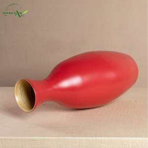 Vase en bambou enroulé Art Déco artisanal avec finition laquée écologique Décoration de table durable pour la maison et l'usage commercial - Product Image 4