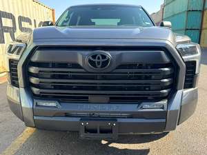 Nouveau/Occasion 2025 Toyota Tundra Double Cab SR5 Pick-up Transmission Automatique 300 - 399 CV - Product Image 5