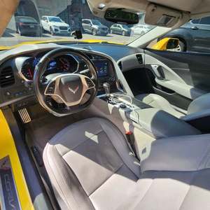 CLEAN 2019 Che-v-rolet Cor-v-ette Stin_gray 3LT Convertible RWD - Product Image 2