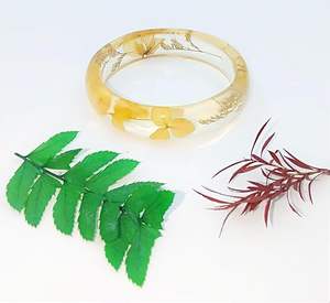 Brazaletes de Resina de Diseño con Diseño Floral, Brazaletes de Resina Artísticos Únicos, Flores Naturales, Hermosos y Transparentes - Product Image 3