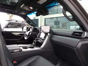 Lexus LX 600 F Sport Handling AWD Plus 2024 Usado en Excelentes Condiciones, Sin Accidentes, Volante a la Izquierda/Derecha - Product Image 4