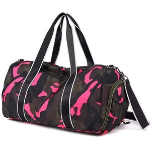 Sacs de sport à sublimation Nouveau design de sacs de voyage imperméables Sac de voyage unisexe à logo personnalisé - Product Image 4