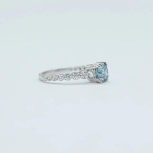 แหวนหมั้นเพชรตัดกลมสำหรับผู้หญิง - Product Image 2