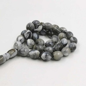 Tasbih moderne en résine turquoise à 33 perles, éco-responsable, chapelet de prière musulman, collier tendance, Inde - Product Image 2