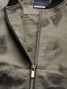 เสื้อแจ็กเก็ตบอมเบอร์สำหรับผู้ชายเสื้อแจ็กเก็ตบอมเบอร์แบบคลาสสิกใส่สบายสำหรับฤดูหนาวโลโก้ตามสั่ง - Product Image 4