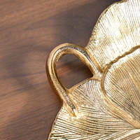 Plateau à fruits en métal doré de luxe en forme de feuille de ginkgo, plat de service décoratif pour la maison, le salon et la décoration de mariage