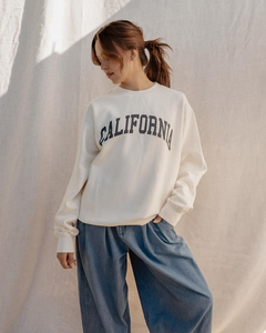 Sweat-shirt oversize d'hiver pour femme, à manches longues, style chauve-souris, avec logo frontal, tissu tissé, personnalisable - Product Image 1