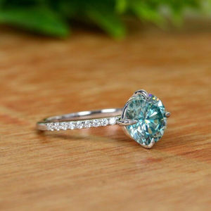 Bague de fiançailles pour femme en argent sterling 925 et moissanite ronde taille brillant couleur blanc et bleu Vvs Clarity Diamond - Product Image 2