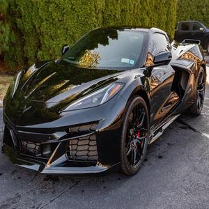 Corvette Z06 Cabriolet 2023 ~4 200 milles, moteur V8 LT6 de 670 ch, finition 3LZ, peu modifiée - Product Image 1
