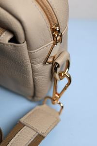 Bolsa de Viaje Portátil de Gran Capacidad de Cuero de Moda para Uso Diario Unisex - Product Image 3