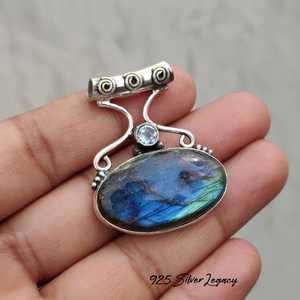 Pendentif Labradorite en argent Sterling fait à la main Collier de pierres précieuses Flash bleu Unique Topaze bleue Bijoux Cadeau - Product Image 2