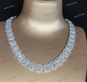 Collier en moissanite plaqué rhodium audacieux avec des maillons carrés, parfait pour un cadeau unisexe, pour les fêtes ou la mode quotidienne - Product Image 3