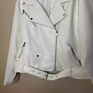 Veste en cuir véritable pour femme de haute qualité, élégante, matelassée, coupe ajustée, veste d'hiver coupe-vent et imperméable - Product Image 4