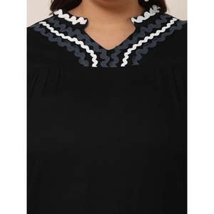 Deebaco Vestido casual para mujer, talla grande, negro, corte en A, cuello en V, manga tres cuartos, largo hasta la rodilla, con volantes en contraste - Product Image 2